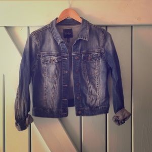 Denim/Blue jean jacket